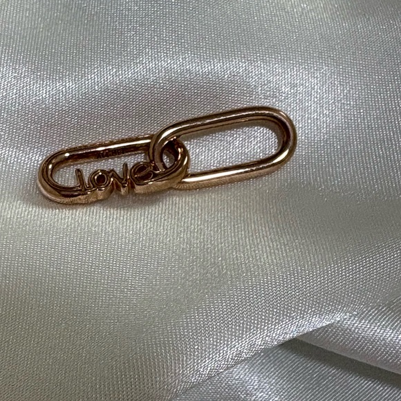 Pandora ME Styling
Love Word Link
Charm, Rose Gold-
Plated - Picture 4 of 9